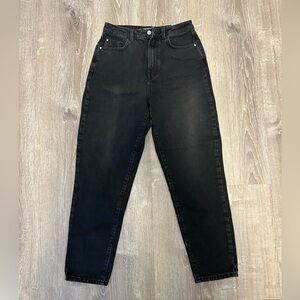 Zara Mom-Fit High-Rise Jean in Black